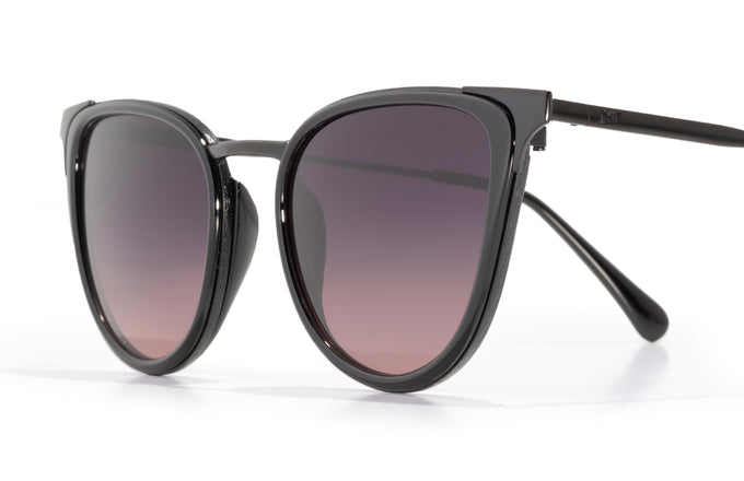 sunski catalina onyx afterglow low angle side shot