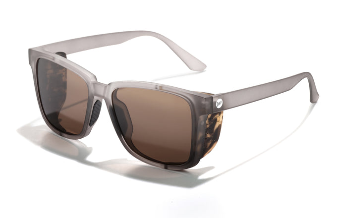 sunski couloir mist amber three quarter angle