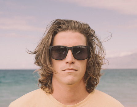 guy wearing sunski kiva sunglasses