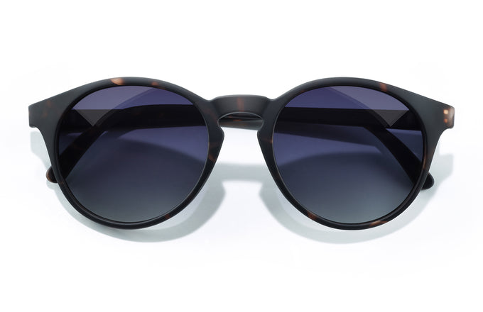 sunski mini dipsea tortoise ocean front angle