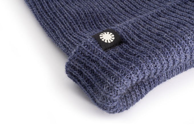 sunski shoulder season beanie denim close up of tag