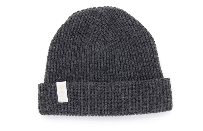 sunski winter sun beanie charcoal flat lay