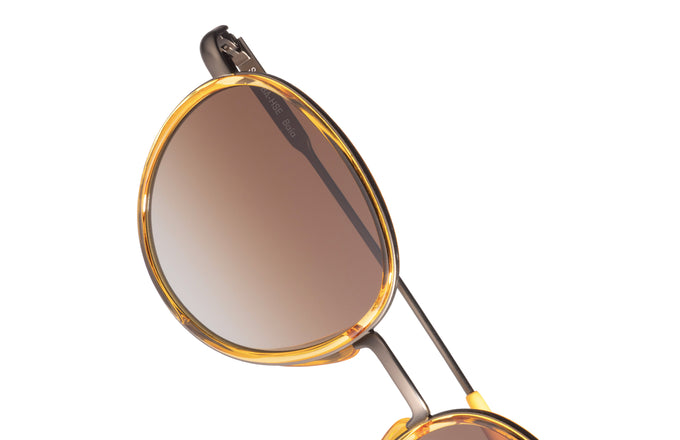 sunski baia honey sepia close up of lens angle