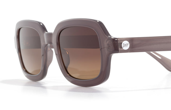 sunski lago fog terra fade close up three quarters angle