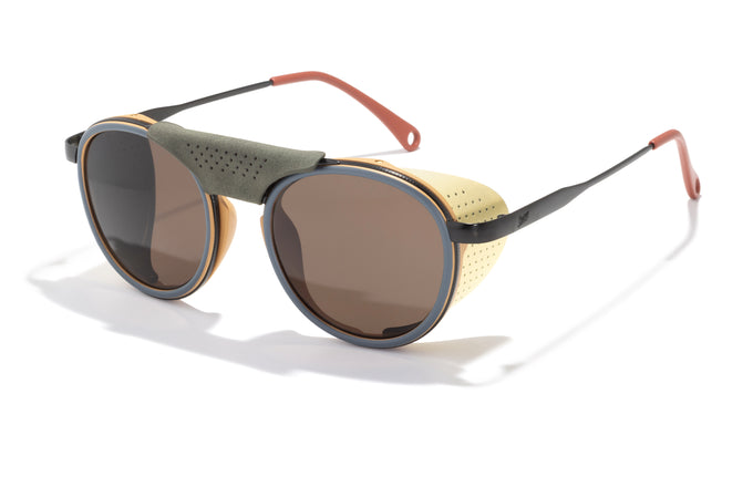strada sand amber three quarter angle
