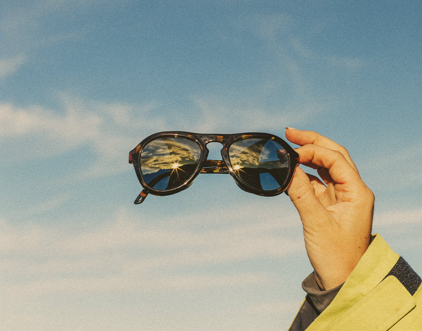 SUNSKI Treeline Tortoise Forest/ティアドロップ Treeline Polarized Sunglasses – Sunski