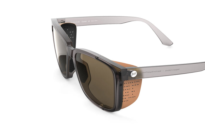 PROD_ACC_SKCO_SAN sunski couloir sun shield sandstone on couloir matte mist amber