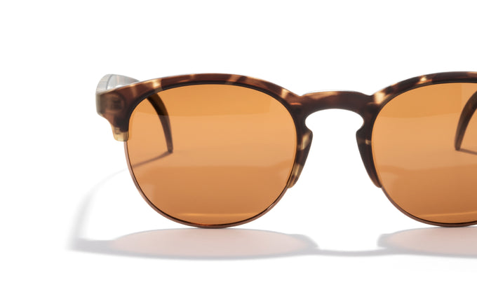 sunski avila tortoise amber close up right set front angle