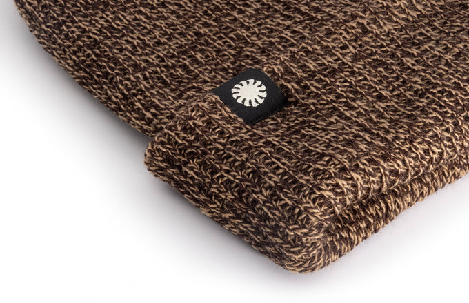 sunski shoulder season beanie sandstone close up of tag